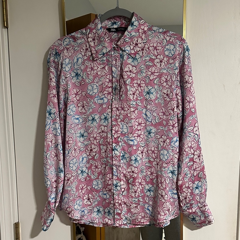 Zara Women’s Shirt in Pink with Blue and White Floral Pattern